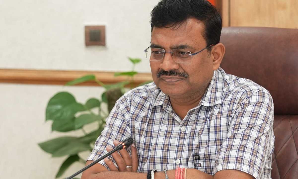 मुख्य सचिव ने राजस्व अभिवृद्धि के सम्बन्ध में महत्त्वपूर्ण विभागों के साथ बैठक ली